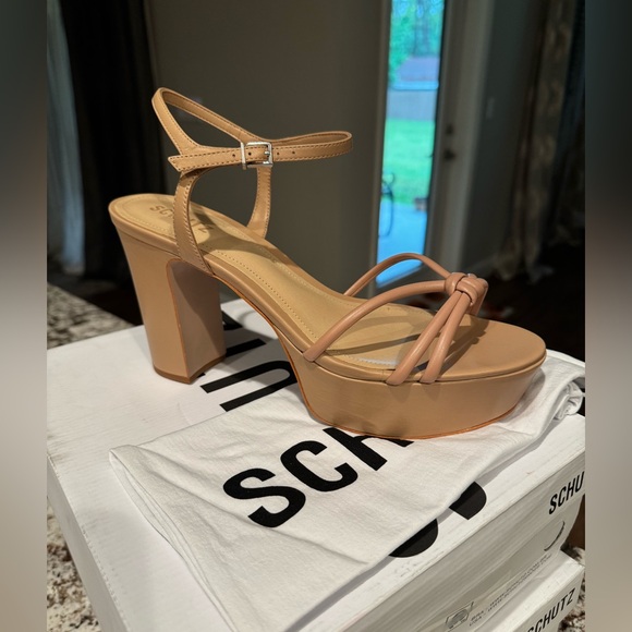 SCHUTZ Heels 🤎 - Picture 4 of 10